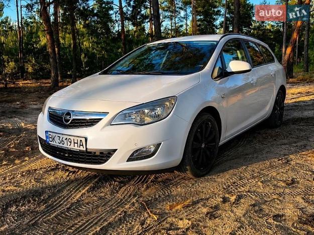 Opel Astra, 2011г. 1.7л. дизель Рівне в кредит