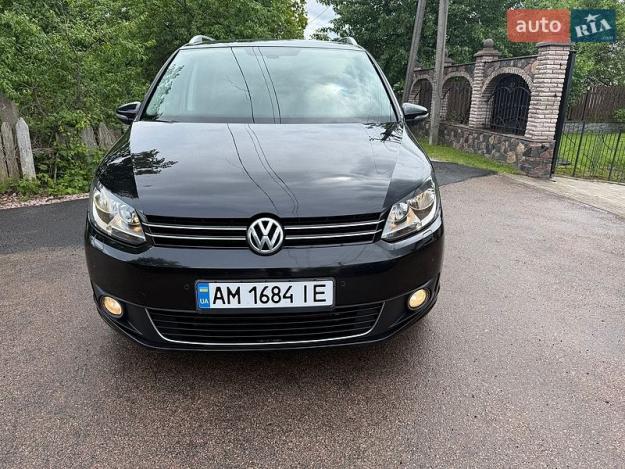 Volkswagen Touran, 2014г. 2.0л. дизель Житомир в кредит