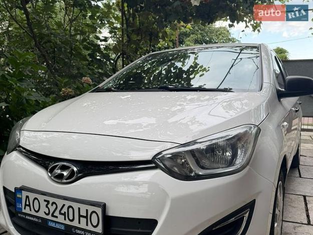 Hyundai I20, 2014г. 1.2л. гібрид Ужгород в кредит