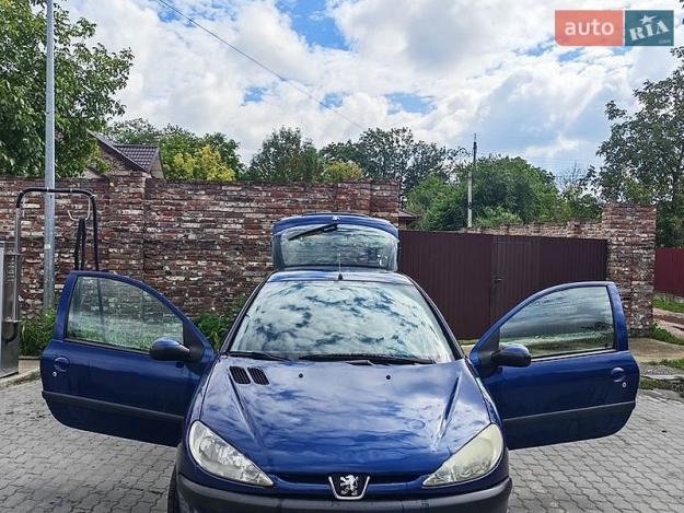 Peugeot 206, 2004г. 1.1л. бензин Львів в кредит