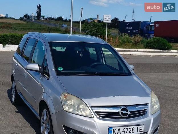 Opel Zafira, 2009г. 1.6л. бензин Черкаси в кредит