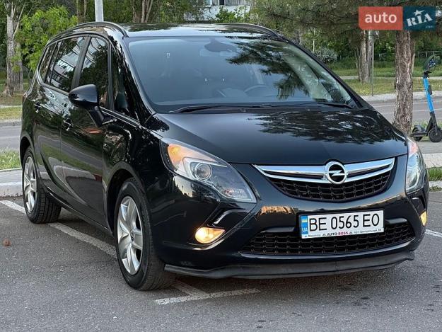Opel Zafira tourer, 2012г. 2.0л. дизель Миколаїв в кредит