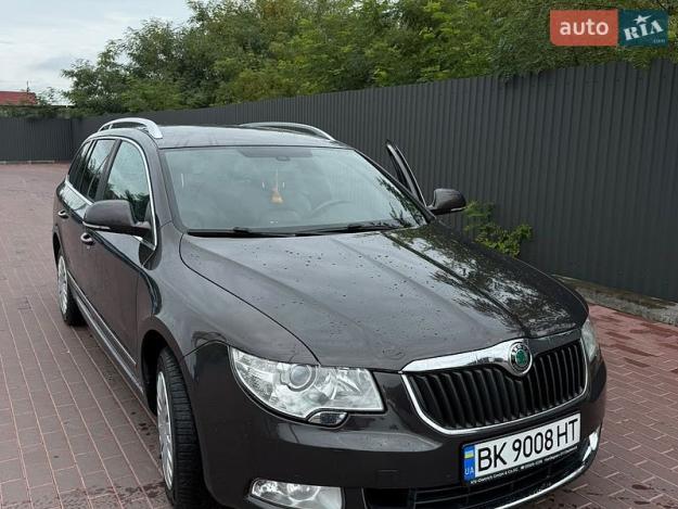 Skoda Superb, 2011г. 2.0л. дизель Рівне в кредит