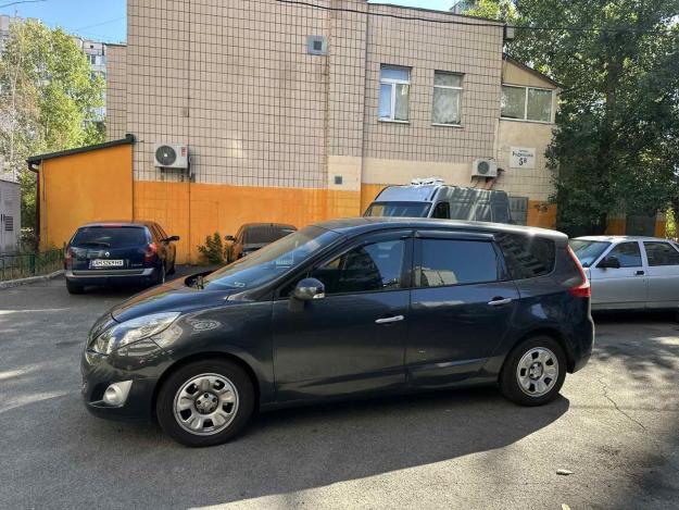 Renault Scenic iii, 2009г. 1.4л. бензин Київ в кредит
