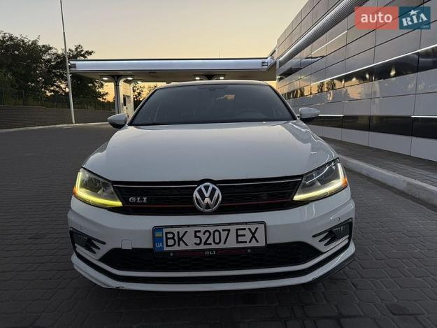 Volkswagen Jetta, 2016г. 2.0л. бензин Рівне в кредит
