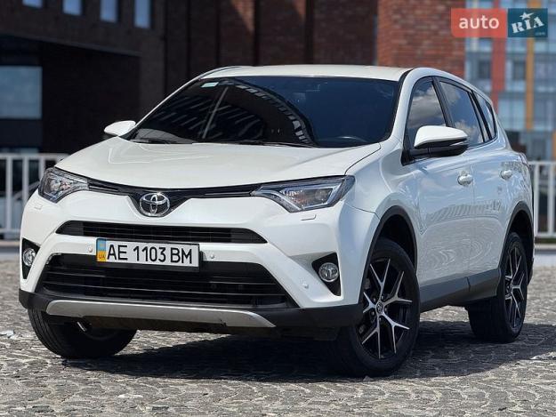Toyota Rav4, 2016г. 2.0л. бензин Дніпро в кредит