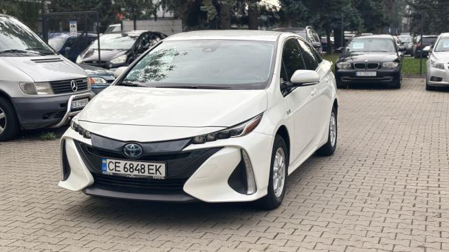 Toyota Prius, 2017г. 1.8л. гібрид Чернівці в кредит