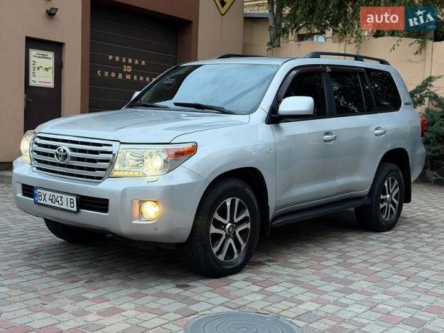 Toyota Land cruiser, 2008г. 4.7л. бензин Рівне в кредит