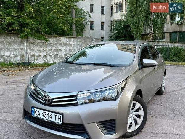 Toyota Corolla, 2013г. 1.3л. бензин Київ в кредит