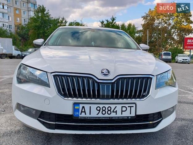 Skoda Superb, 2015г. 1.8л. бензин Київ в кредит