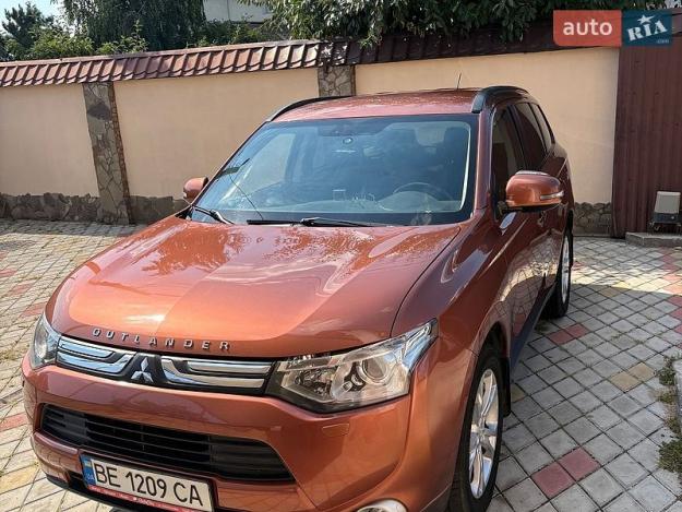 Mitsubishi Outlander, 2013г. 2.4л. бензин Миколаїв в кредит