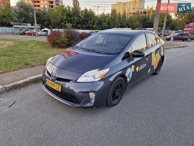 Toyota Prius, 2015г. 1.8л. бензин Київ в кредит