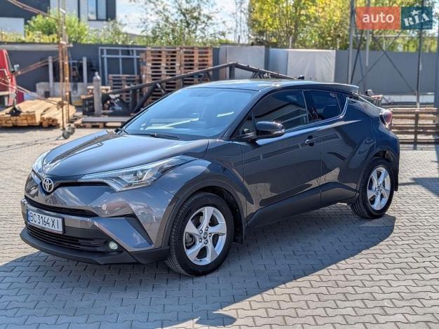 Toyota C-hr, 2017г. 2.0л. бензин Львів в кредит