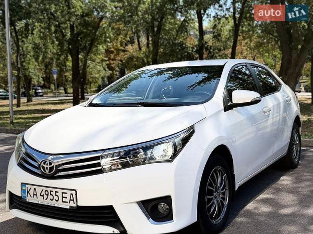 Toyota Corolla, 2015г. 1.6л. гібрид Київ в кредит