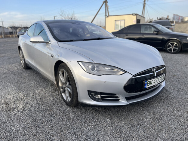 Tesla Model s, 2015г. 85.0л. Електро Рівне в кредит