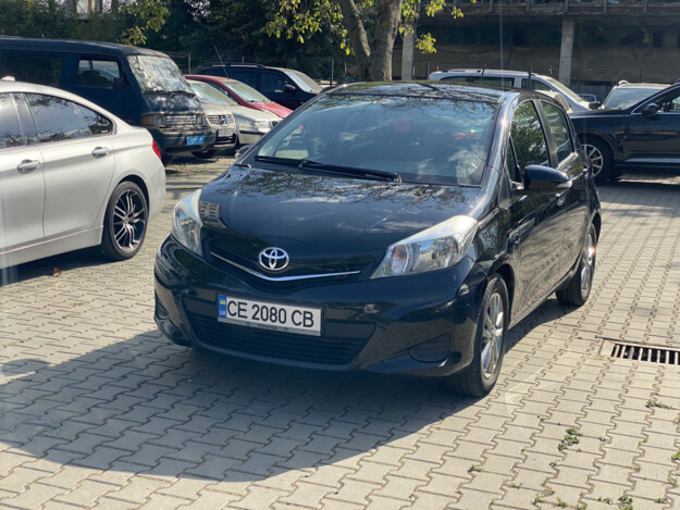 Toyota Yaris, 2013г. 1.3л. бензин Чернівці в кредит