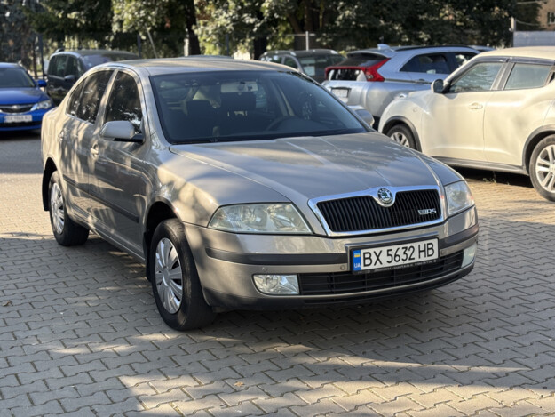 Skoda Octavia a5, 2006г. 2.0л. бензин Чернівці в кредит