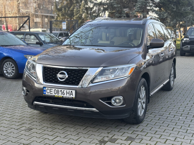 Nissan Pathfinder, 2016г. 3.5л. гібрид Чернівці в кредит