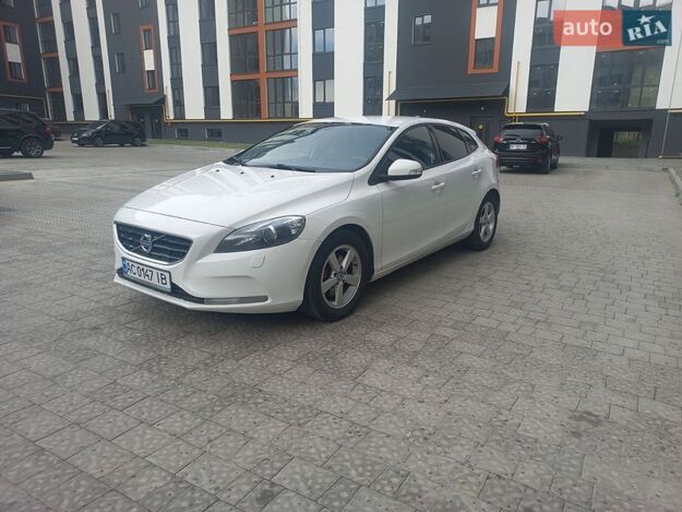 Volvo V40, 2014г. 1.6л. дизель Львів в кредит