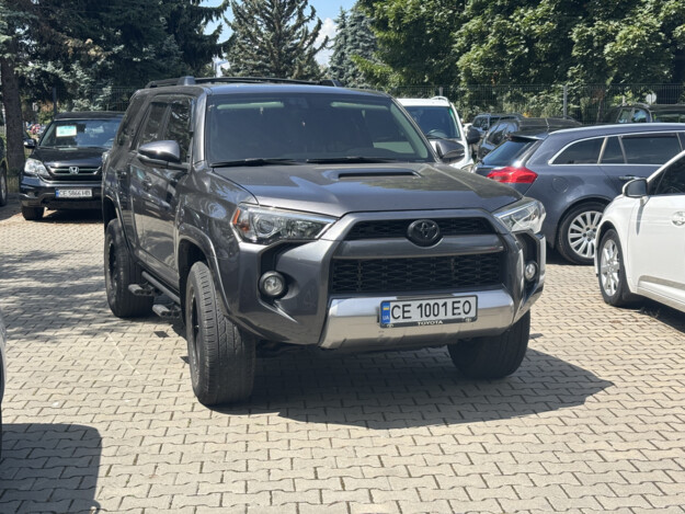 Toyota 4 runner, 2018г. 4.0л. бензин Чернівці в кредит