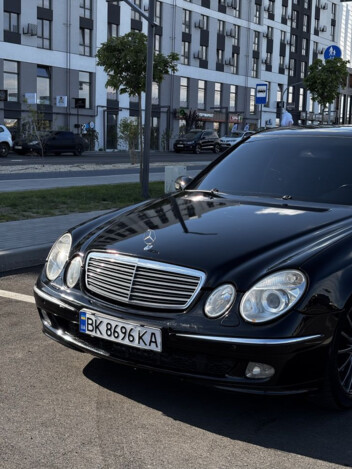 Mercedes-benz E series, 2005г. 3.5л. бензин Рівне в кредит