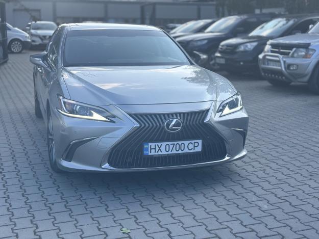 Lexus Es 250, 2019г. 2.5л. бензин Чернівці в кредит
