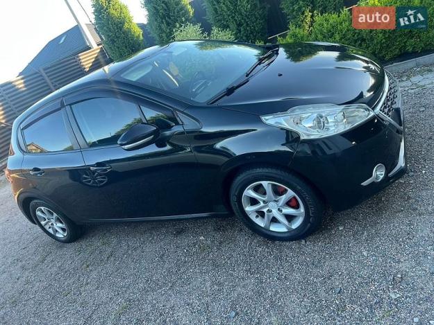 Peugeot 208, 2013г. 1.6л. дизель Черкаси в кредит