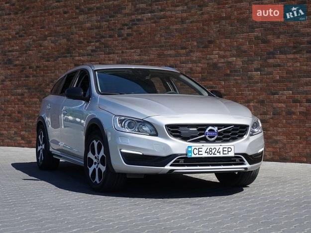 Volvo V60 cross country, 2015г. 2.5л. бензин Чернівці в кредит