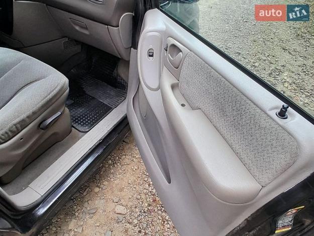 Chrysler Voyager, 2003г. 2.5л. дизель Чернівці в кредит