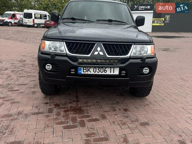 Mitsubishi Pajero, 2007г. 3.0л. бензин Рівне в кредит
