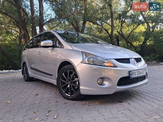 Mitsubishi Grandis 2010