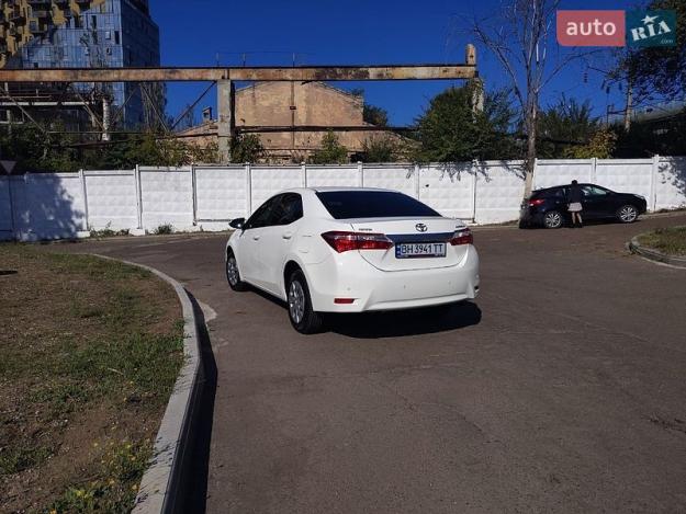Toyota Corolla, 2013г. 1.3л. гібрид Одеса в кредит