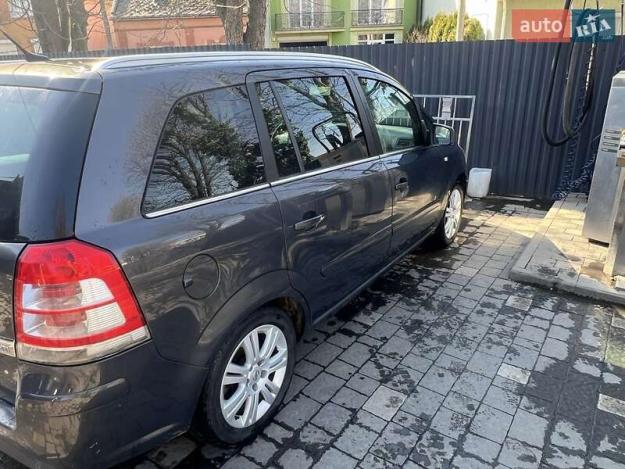 Opel Zafira, 2013г. 1.7л. дизель Ужгород в кредит