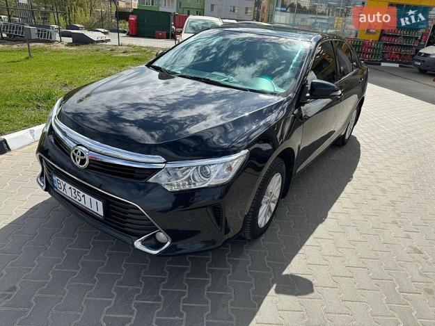 Toyota Camry, 2017г. 2.5л. бензин Хмельницький в кредит