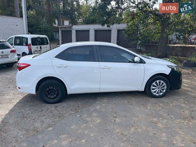 Toyota Corolla, 2013г. 1.3л. гібрид Київ в кредит