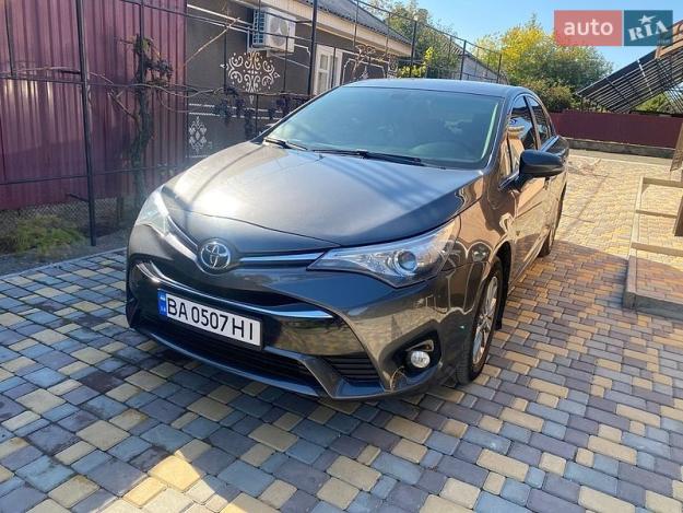 Toyota Avensis, 2016г. 1.8л. гібрид Кропивницький в кредит