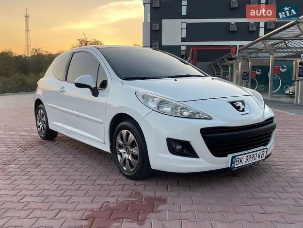 Peugeot 207, 2012г. 1.4л. бензин Рівне в кредит