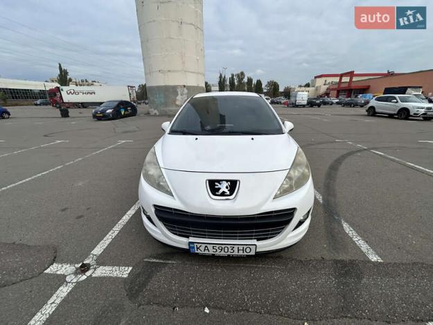 Peugeot 207, 2011г. 1.4л. бензин Київ в кредит