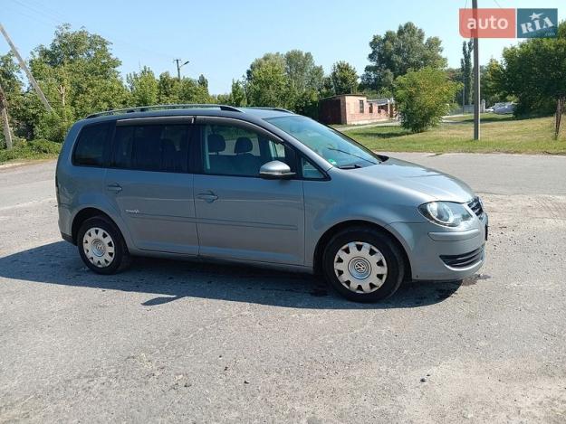 Volkswagen Touran, 2009г. 1.6л. бензин Полтава в кредит