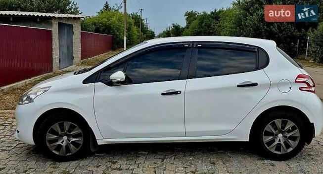 Peugeot 208, 2013г. 1.0л. бензин Запоріжжя в кредит