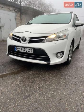 Toyota Verso, 2014г. 2.0л. дизель Дніпро в кредит