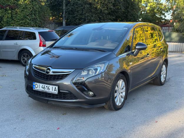 Opel Zafira tourer, 2011г. 2.0л. дизель Житомир в кредит