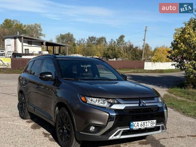 Mitsubishi Outlander, 2018г. 2.4л. гібрид Київ в кредит