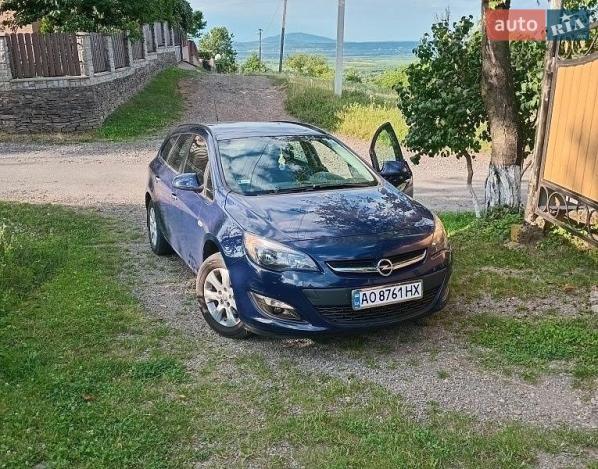 Opel Astra, 2015г. 1.6л. дизель Ужгород в кредит