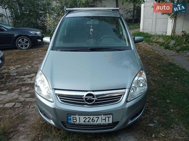 Opel Zafira, 2008г. 1.6л. бензин Полтава в кредит