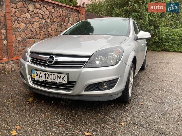 Opel Astra, 2012г. 1.6л. бензин Київ в кредит