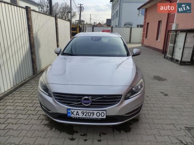 Volvo V60, 2016г. 2.0л. дизель Чернівці в кредит
