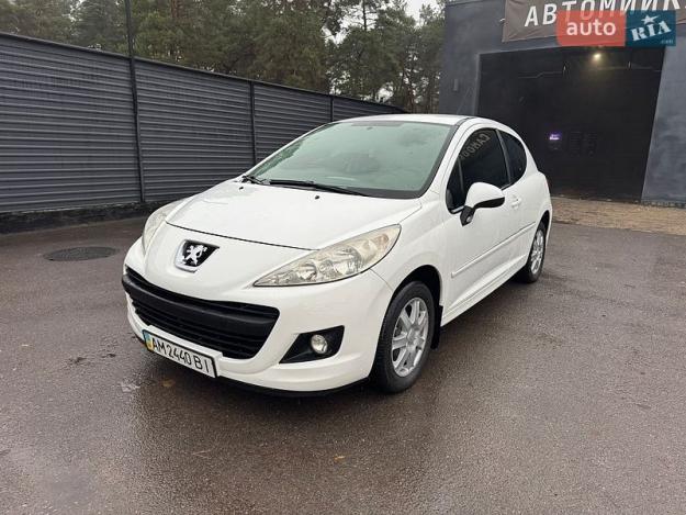 Peugeot 207, 2012г. 1.4л. бензин Житомир в кредит