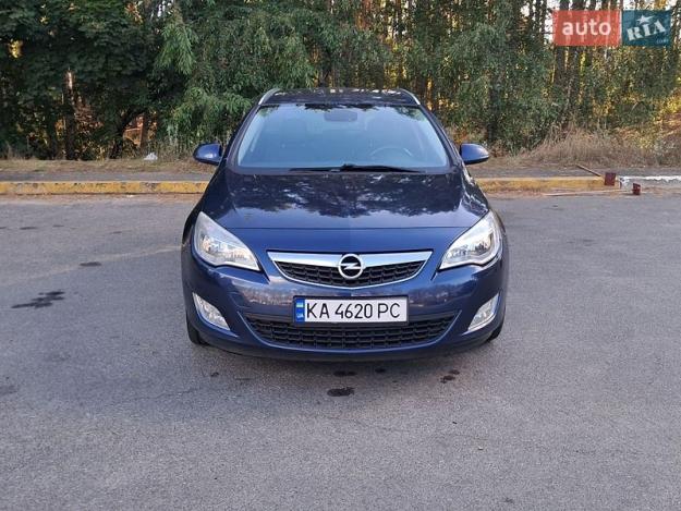 Opel Astra, 2012г. 1.4л. бензин Київ в кредит