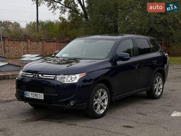 Mitsubishi Outlander, 2013г. 2.4л. бензин Чернівці в кредит